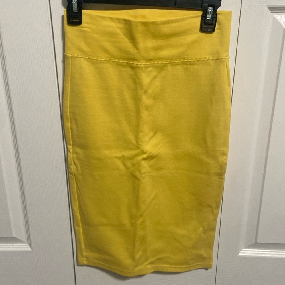 NWT yellow knit pencil skirt